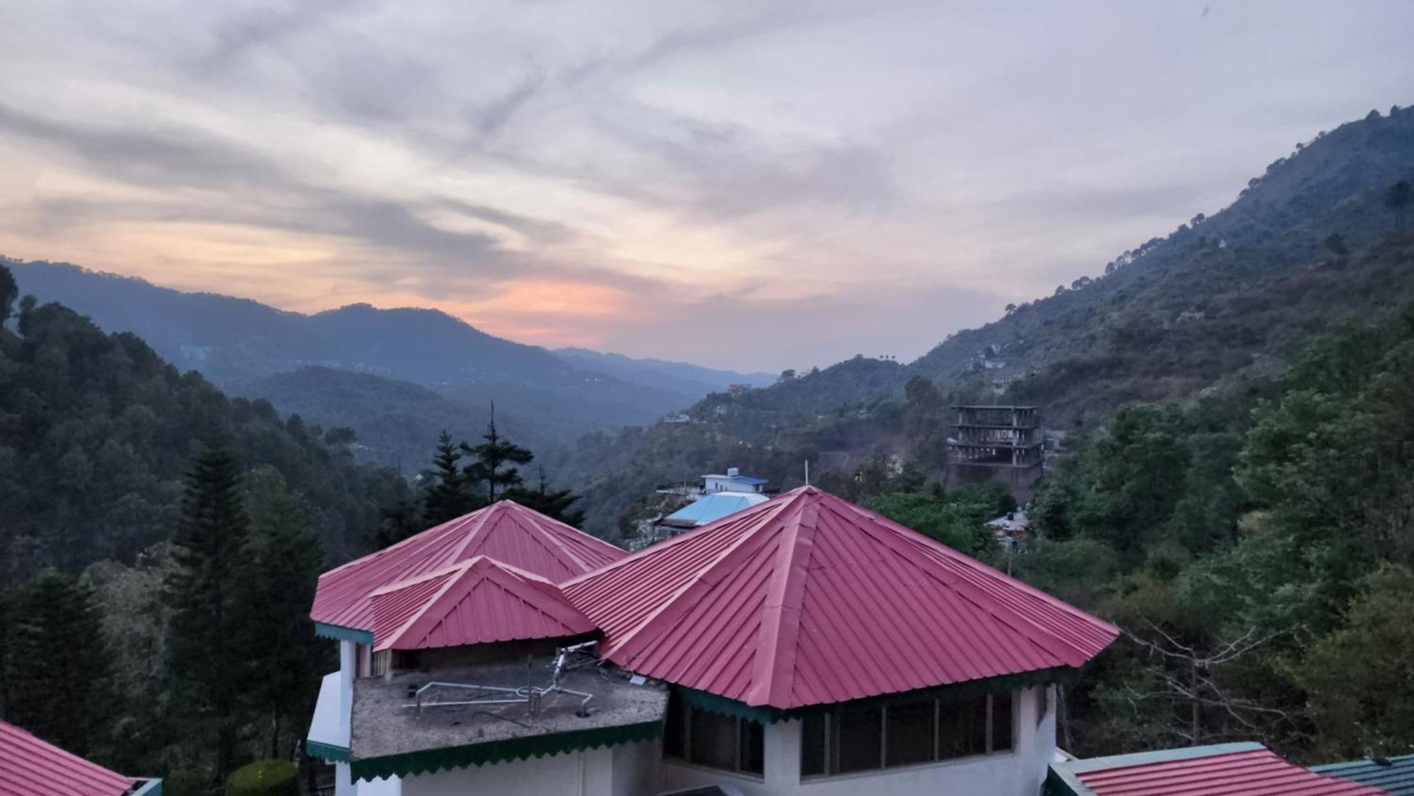 Hotel Royal Ark - Kasauli Eksteriør bilde