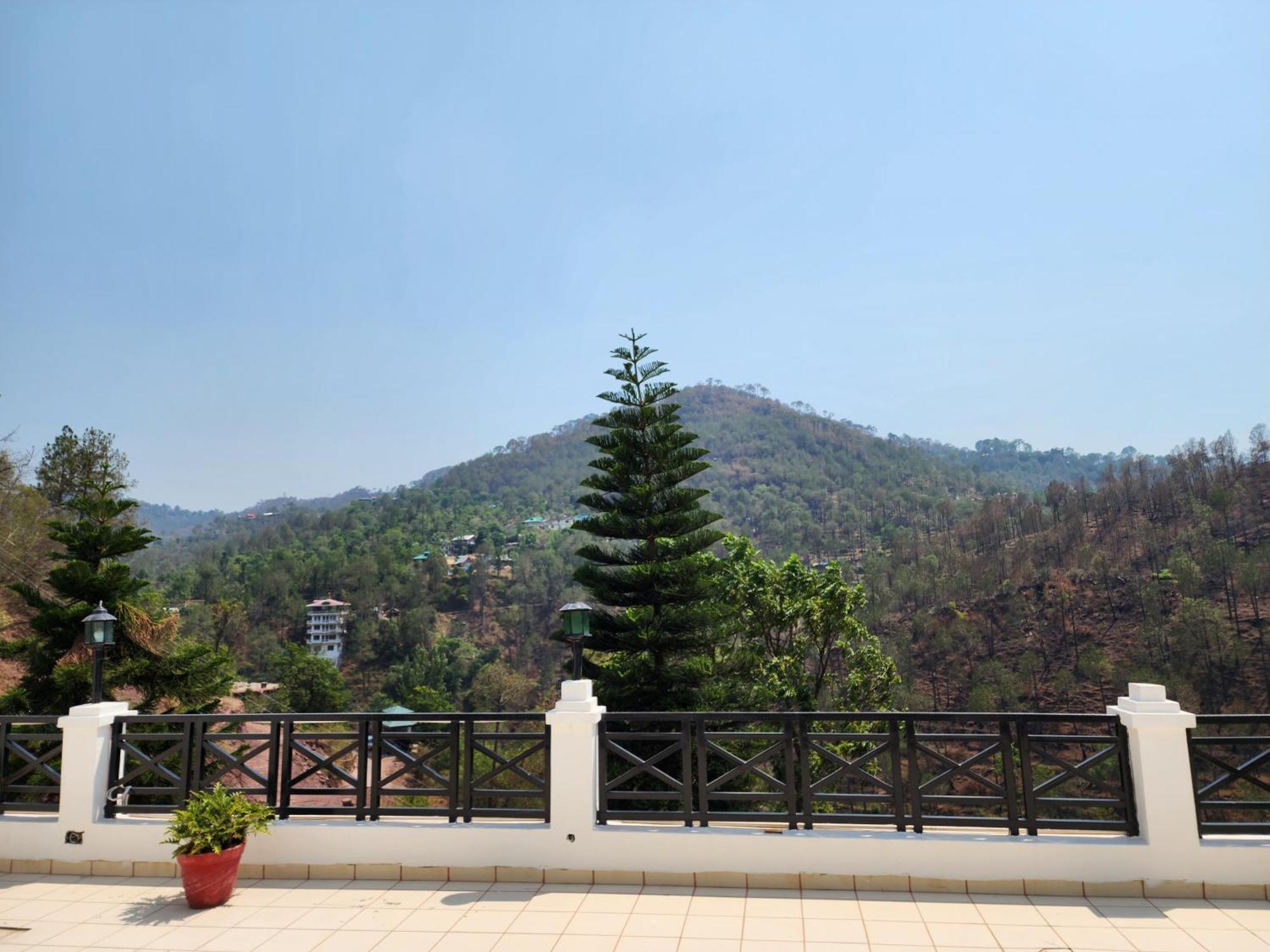 Hotel Royal Ark - Kasauli Eksteriør bilde